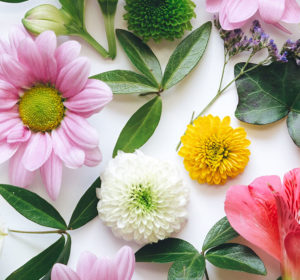 7 Beauty-Boosting Gifts for Mom