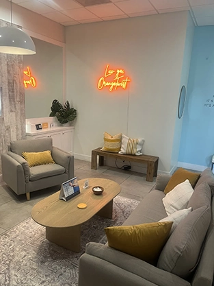 Westlake lounge 261 Westlake Village