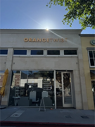 Brentwood Front of Center Los Angeles - Brentwood