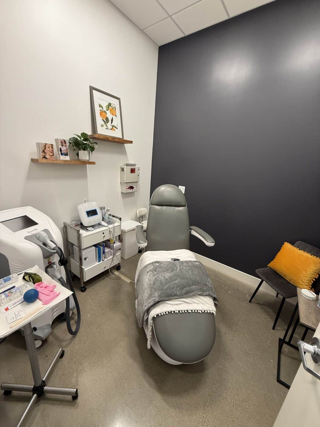 Orangetwist-skin-treatment-room