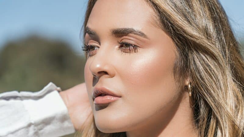 model-lifestyle-closeup